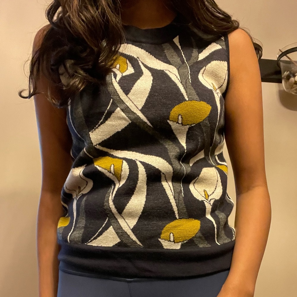 Ann Taylor sleeveless sweater